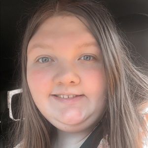 Meet your Posher, Melisia